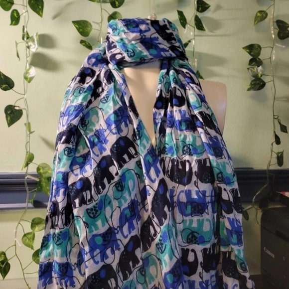 crown & ivy Accessories - Crown & Ivy scarf in a beautiful teal and blue blend One size fit Elephant Print